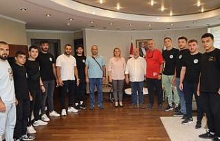 İzmitli pehlivanlar Manisa’da kol bağlayacak