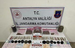 Jandarma ekipleri uyuşturucu satıcısını kıskıvrak...