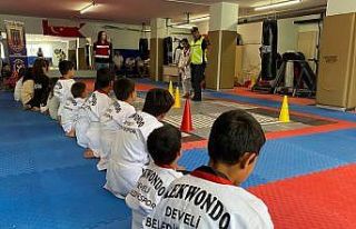 Jandarmadan öğrencilere ‘taekwondo’ eğitimi
