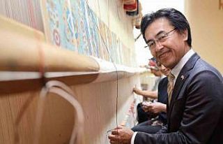 Japon Başkonsolos Hereke Halısı dokudu