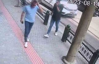 Kadın sürücü trafik polisine böyle çarptı