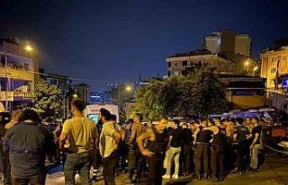 Kağıthane’de hareketli dakikalar: 2 polisin yaralandığı...