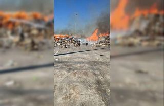 Kahramanmaraş’ta kağıt fabrikasında yangın...