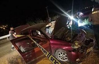 Kamyon ile otomobil çarpıştı: 1 ölü 3 yaralı