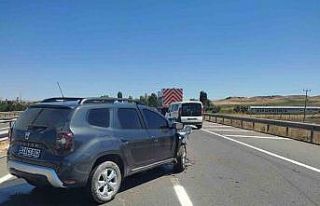 Kamyon ile otomobil çarpıştı: 1 yaralı