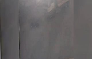 Kamyonun çarptığı motosiklet böyle savruldu