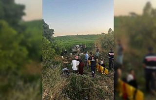 Karacabey’de feci kaza:11 yaralı, 3 ölü