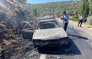 Karaman’da alev alan otomobil demir yığınına...