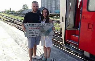 Kars’ta Doğu Ekspresi’ne yoğun ilgi