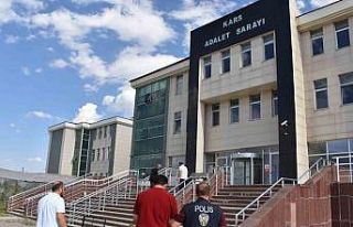 Kars’ta göçmen kaçakçıları tutuklandı