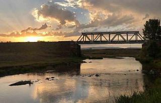 Kars’ta kızıla bürünen gökyüzü mest etti