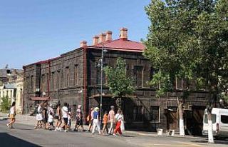 Kars’ta tarihi yapılar görenleri kendine hayran...