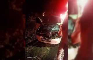 Kastamonu’da motor kısmından alev alan araç kullanılmaz...