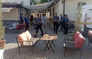 Kavgada akrabasını göğsünden ve kolundan vurdu