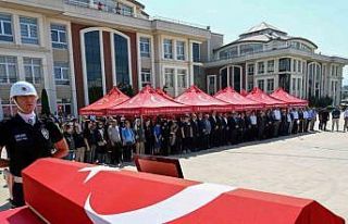 Kaymakam göz yaşları içinde son yolculuğuna uğurlandı