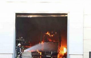Kayseri’de koltuk fabrikasında yangın
