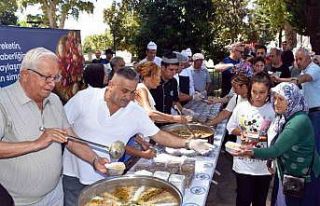 Kdz.Ereğli Belediyesi 3 bin kişiye aşure dağıttı