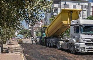 Kepez’den iki mahalleye asfalt