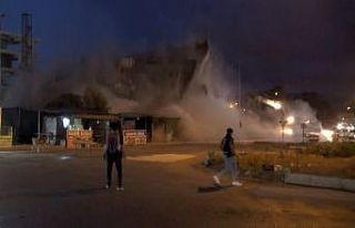 Kimi aracını durdurdu kimi sandalyesini alıp geldi...