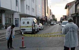 Kıraathaneye makineli tüfekle saldırı: 1’i polis...