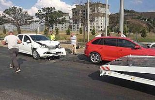 Kırıkkale’de iki otomobil çarpıştı: 3 yaralı