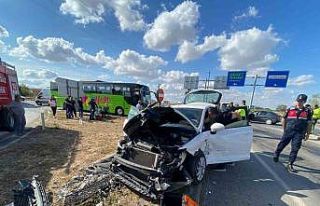 Kırklareli’nde iki otomobil çarpıştı: 6 yaralı