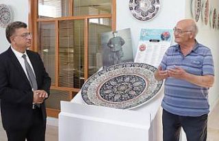 Kızıltoprak, çini ustası Hamza Üstünkaya ile...