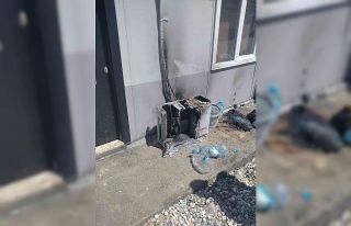 Klima aşırı sıcak ve çalışmaya dayanamadı