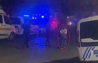 Kocaeli’de 2 şüpheliden biri silahla polisi yaraladı,...