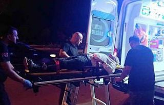 Kocaeli’de otomobil bariyerlere çarptı, Belediye...