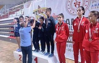 Kocasinan Masa Tenisi Takımı Şampiyon Oldu