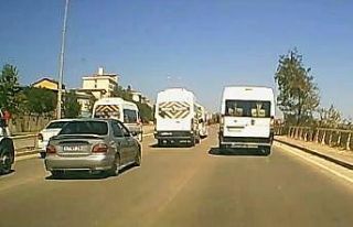 Konvoy yapıp altgeçidi trafiğe kapatıp oyun oynadılar