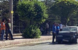 Konya’da 2 otomobil çarpıştı: 2 yaralı