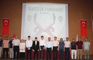 Kur’an kursu öğrencilerinin katıldığı yarışmada...