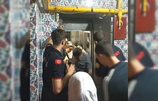 Kütahya’da asansörde mahsur kalan 5 kişi kurtarıldı