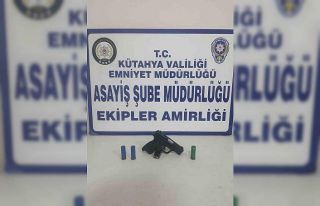 Kütahya’da bir kişinin üzerinde ruhsatsız tabanca...