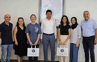 LGS Türkiye birincilerine Başkan Özcan’dan ödül