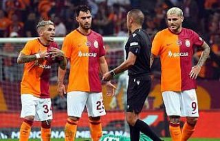 Lucas Torreira kırmızı kart gördü