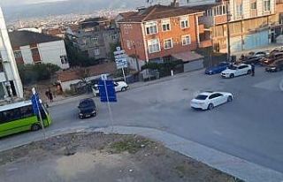 Magandalar halk otobüsünün önünü kesip drift...