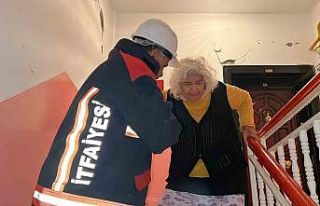 Malatya’da iki binanın çatısında çıkan yangın...