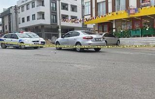 Markete giderken silahla vuruldu