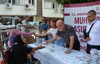 Mersin’de 13 ilçede aşure ikram edildi