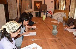 Mersin’de geleceğin ressamları yetişiyor