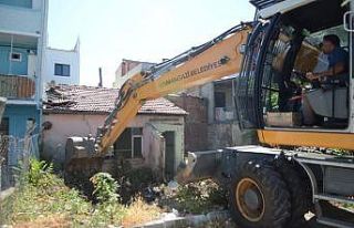 Metruklar yıkılıyor vatandaşın yüzü gülüyor