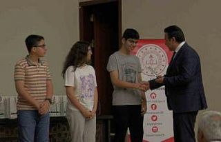 Milli eğitimden sınavlarda derece yapan öğrencilere...