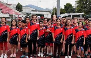 Minik atletler, milli takım için çalışıyor