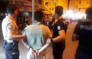 Motorunu polisin üzerine sürdü, yakalanınca "torbacı"...