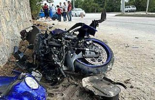 Motosiklet ile patpat çarpıştı: 1’i ağır 3...