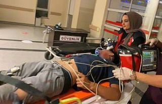 Motosiklet tıra arkadan çarptı: 1 ağır yaralı