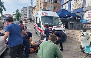 Motosiklet yayaya çarptı: 2 yaralı